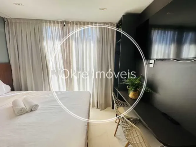 Flat : / Residencial / Jardim Oceania