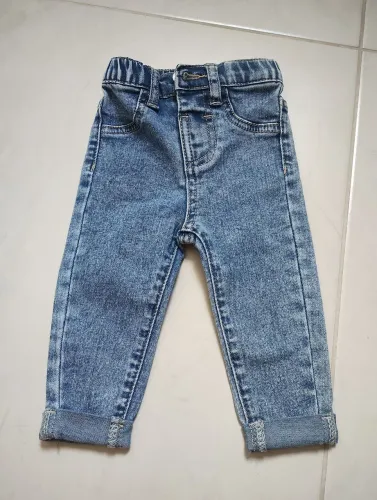Calça jeans para bebê