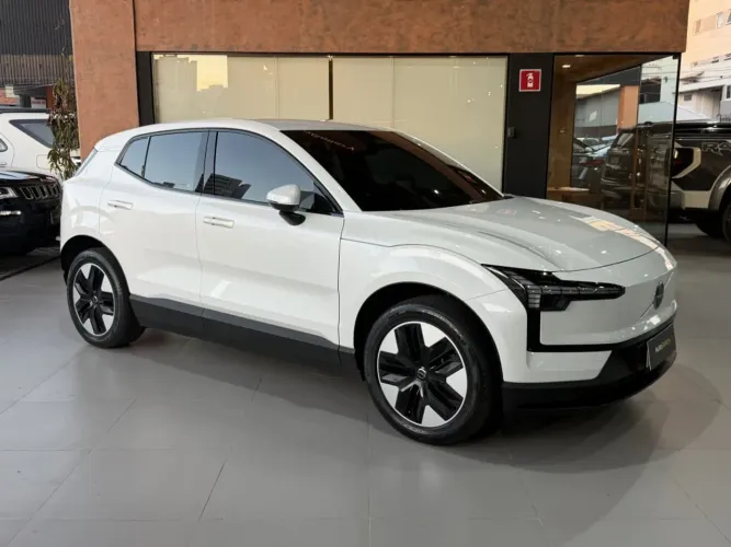 Volvo EX30 E60 Core (elétrico) 2024