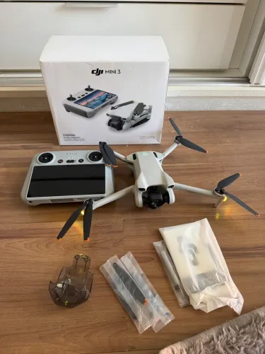Dji Mini 3 + bateria + controle com tela
