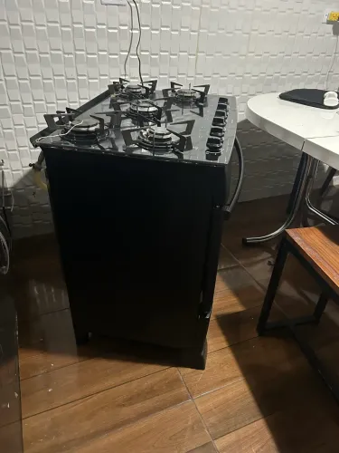 Fogão Itatiaia Electra Glass 5 bocas preto com mesa de vidro