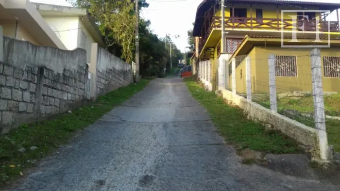 Terreno à venda, no Saco Grande em Florianópolis.