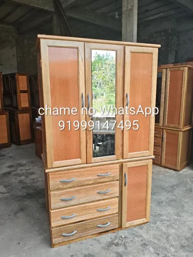 Guarda roupas de 3 portas com espelho frete grátis.