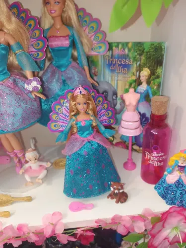 Boneca Barbie princesa da ilha versão Mini Kingdom 