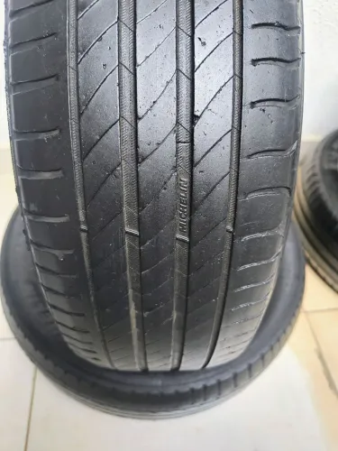 Vendo pneus Michelin 185/60r15