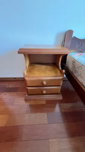 CRIADO MUDO