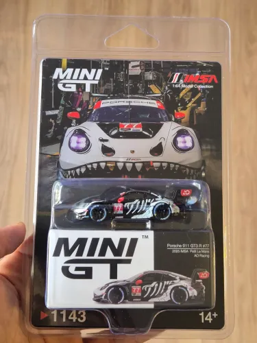 mini gt #1143 porsche 911 gt3 r rexy skeleton #77