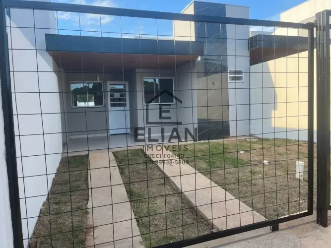Casa à venda em Várzea Grande-MT, bairro Canelas: 2 quartos, 1 suíte, 1 sala, 2 banheiros,