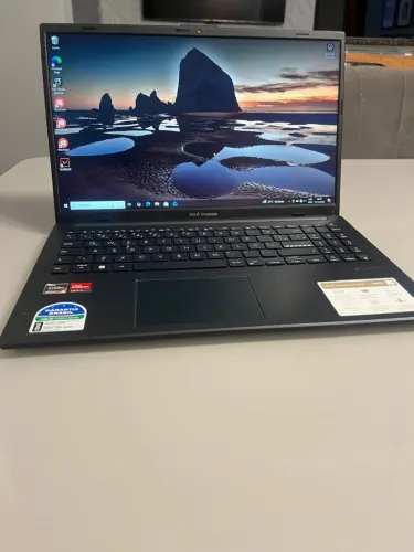Notebook ASUS VivoBook Go 15 AMD Ryzen 5 7520U