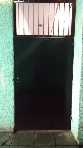 Portão de aço reforçado com chapa reforçada
