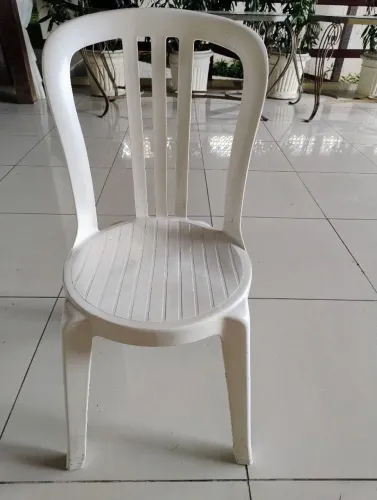 Cadeiras plástico suporta 150kg