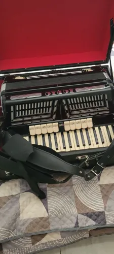 Vendo Acordeon lorio