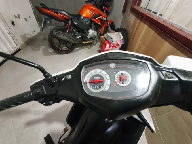 Moto Yamaha Crypton 2013