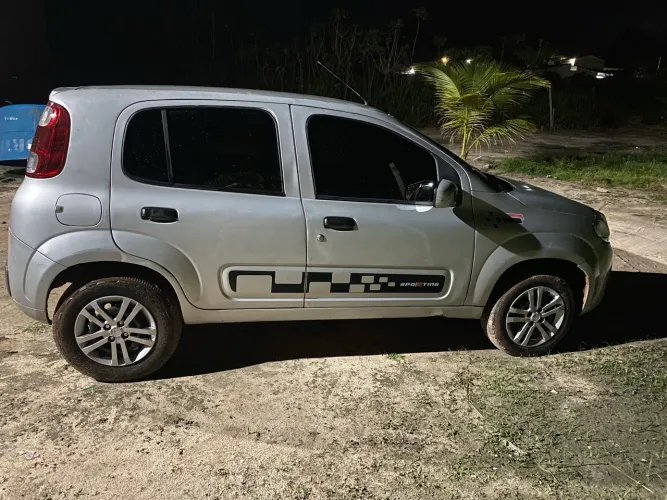 Fiat Uno Vivace Celeb. 1.0 EVO F.flex 8V 5P 2011