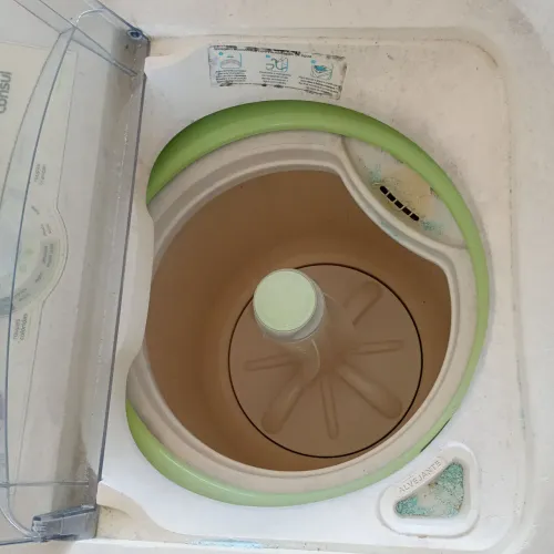 Vende-se uma máquina de lavar consul de 8Kg muito boa está funcionando perfeitamente