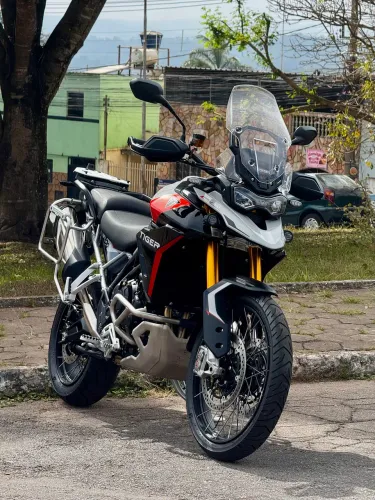 Triumph Tiger 900 Rally Pro 2025.