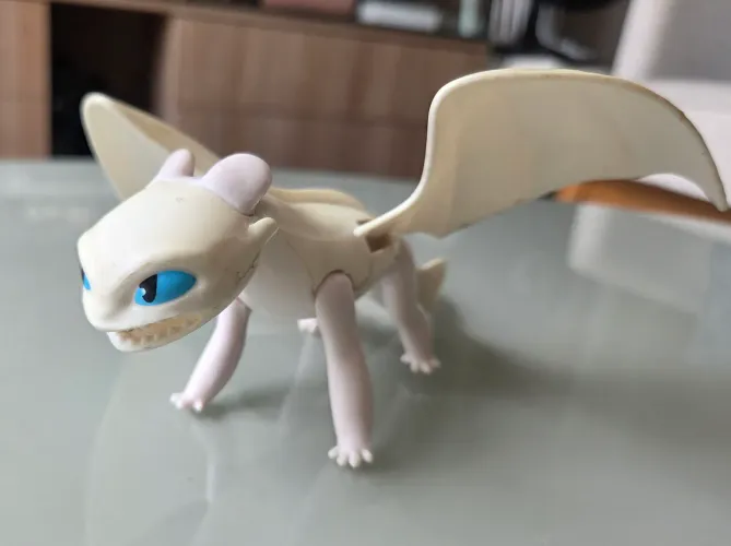 Dragão Fúria da Luz do Filme: Como Treinar o seu Dragão. 