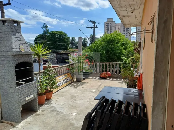 Salão Comercial com Residência no Andar Superior - Excelente Localização