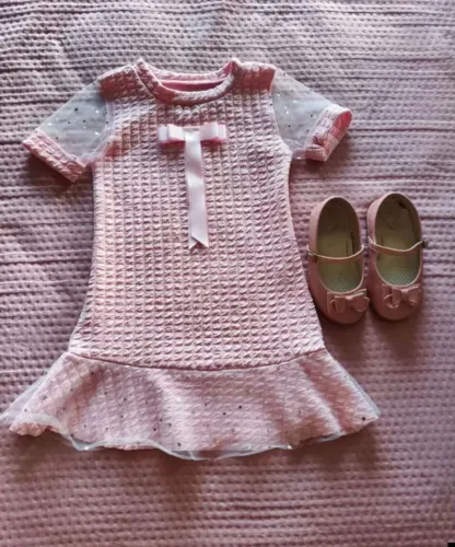 Vestido e sapatilha infantil