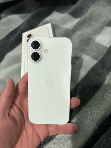 iPhone 16