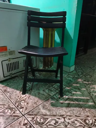 Cadeira de plástico retrátil
