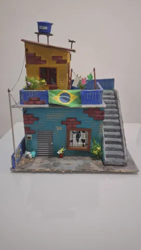 Maquete Artesanal Detalhada - Casa Brasileira
