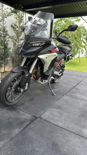 VENDO DUCATI V4 RALY