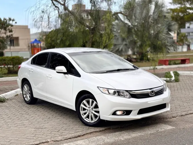 Honda Civic Sedan LXR 2.0 Flexone 16V Aut. 4P 2014