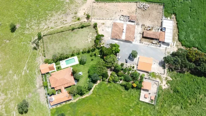 Imóvel para venda com 83000 metros quadrados com 15 quartos em Centro - Pequi - MG