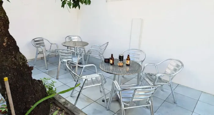 CONJUNTO MESA REDONDA + 4 CADEIRAS  EM ALUMÍNIO