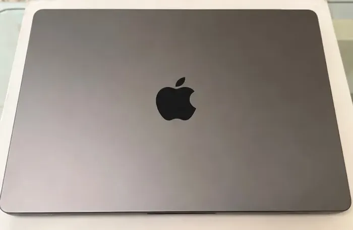MacBook Pro 14 M3 Pro 18GB 512GB - Excelente Estado