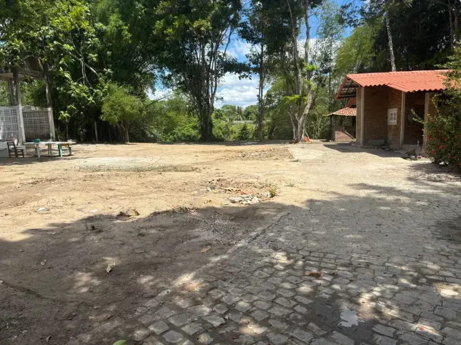 ALUGA-SE CHACARA PARA FINS COMERCIAIS: CLINICA E OUTROS.