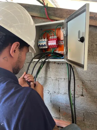 Instalação e manutenção de ar-condicionado