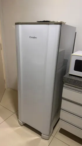 Geladeira Esmaltec 245L 