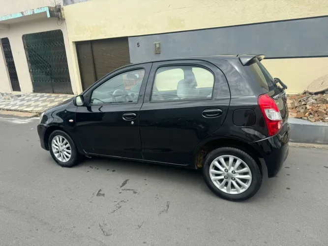 Toyota Etios XLS 1.5 Flex 16V 5P Mec. 2013