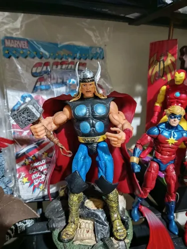Thor  (toy biz) usado
