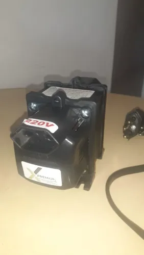 Autotransformador Fiolux 750VA Bivolt 110/220V (Praticamente novo)