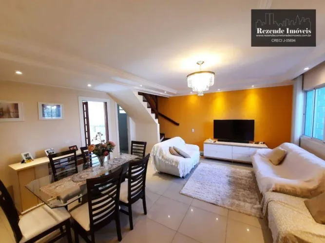 Sobrado com 3 dormitórios à venda, 153 m² por R$ 780.000,00 - Fazendinha - Curitiba/PR