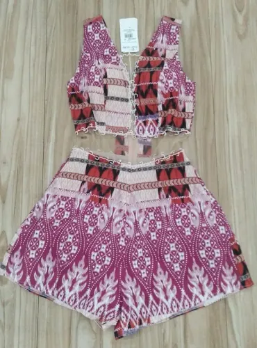 Macaquinho  Bordado estampado