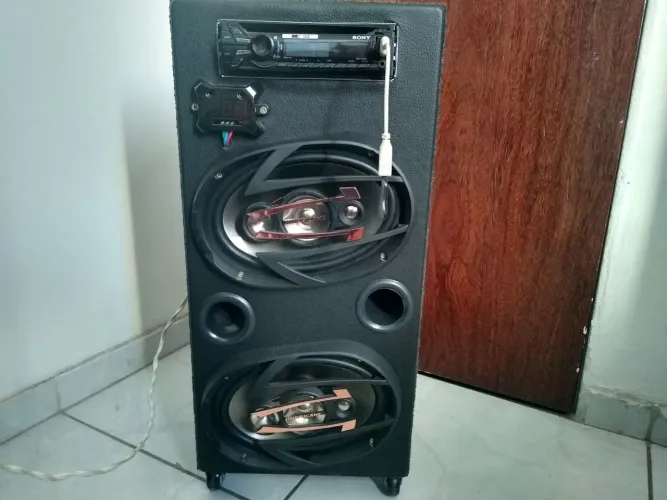 Vendo ou troco por notebook Caixa de som bob (residencial)