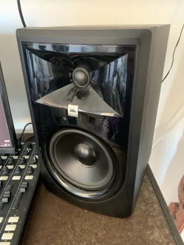 Monitores de audio JBL 306P