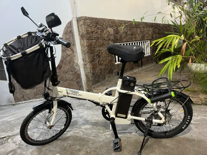 Bicicleta Elétrica dobrável semi-nova | marca RioSouth
