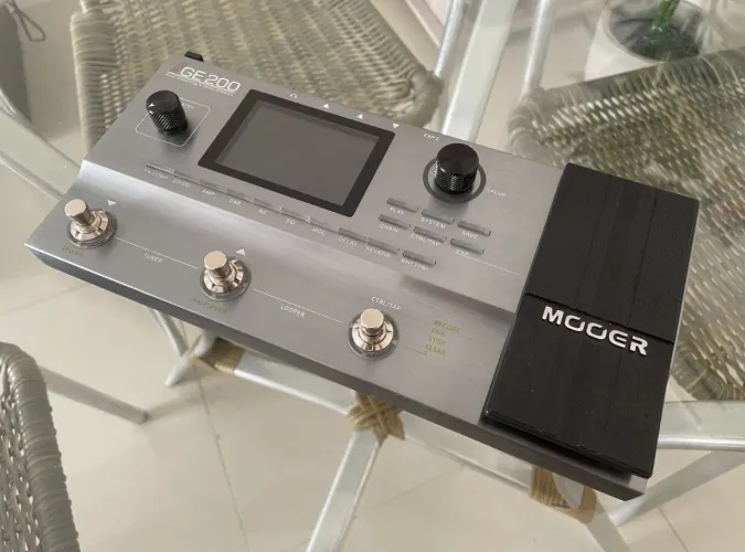Pedaleira Mooer GE200