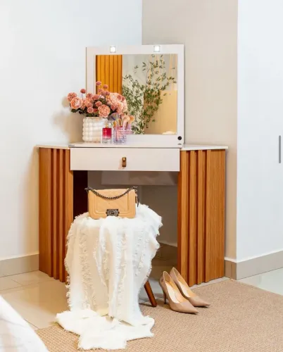 Penteadeira moderna com espelho e iluminação gaveta com divisão 