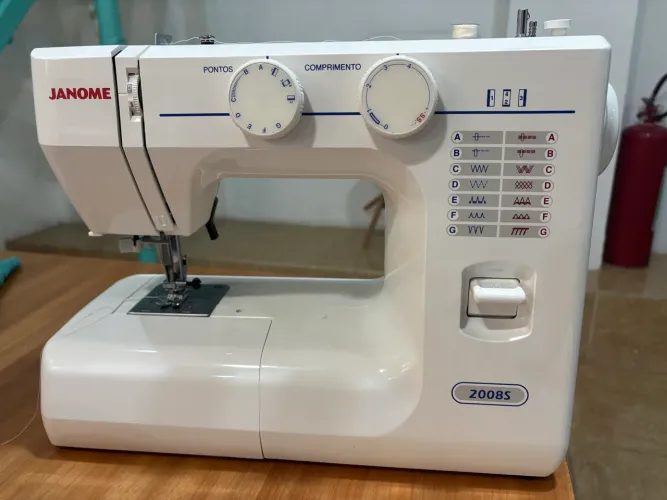 Máquina de Costura Janome 2008s - excelente estado 
