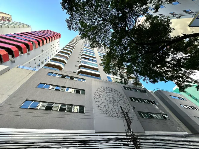 Apartamento de 03 Dormitórios a Venda no Centro de Balneário Camboriú