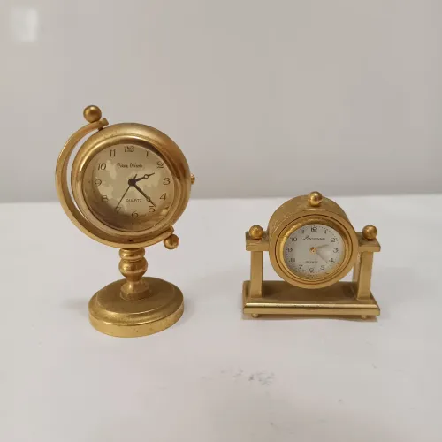 Relógio de mesa miniaturas