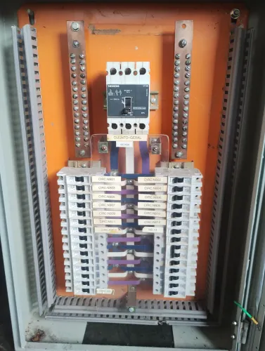 Quadro de distribuição industrial, aceito troca.