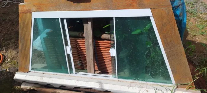 Vendo janela de vidro completa 