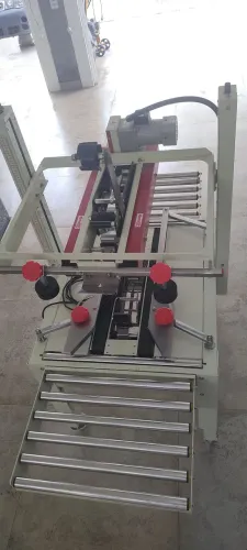 Fechadora de caixas semi automática 
